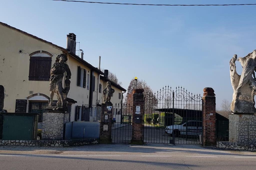 Appartamento Al Camino Torri di Quartesolo Luaran gambar