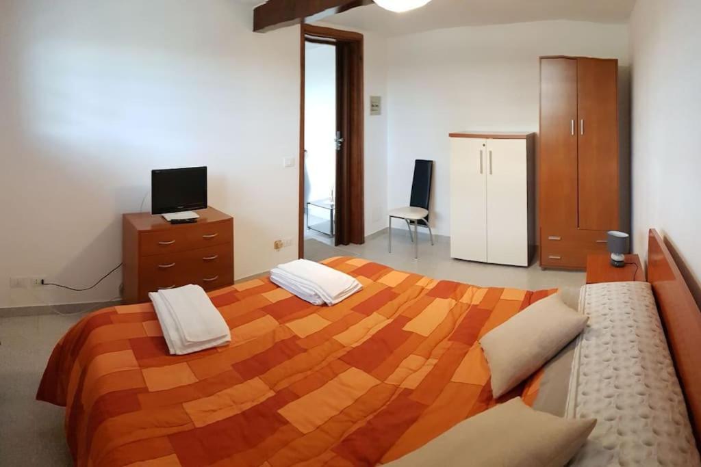 Appartamento Al Camino Torri di Quartesolo Luaran gambar